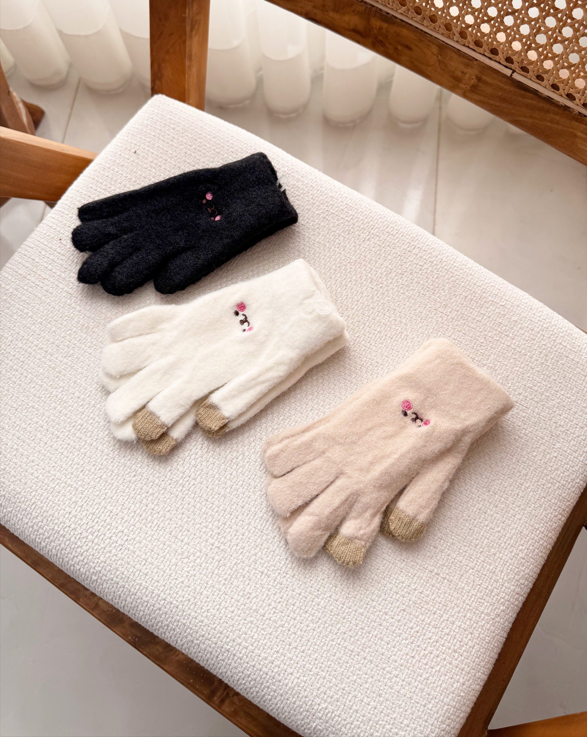 30342a5058ed0bb86a6a5f5ca041d568 دستکش موهر انگشتی بچگانه - Image 1