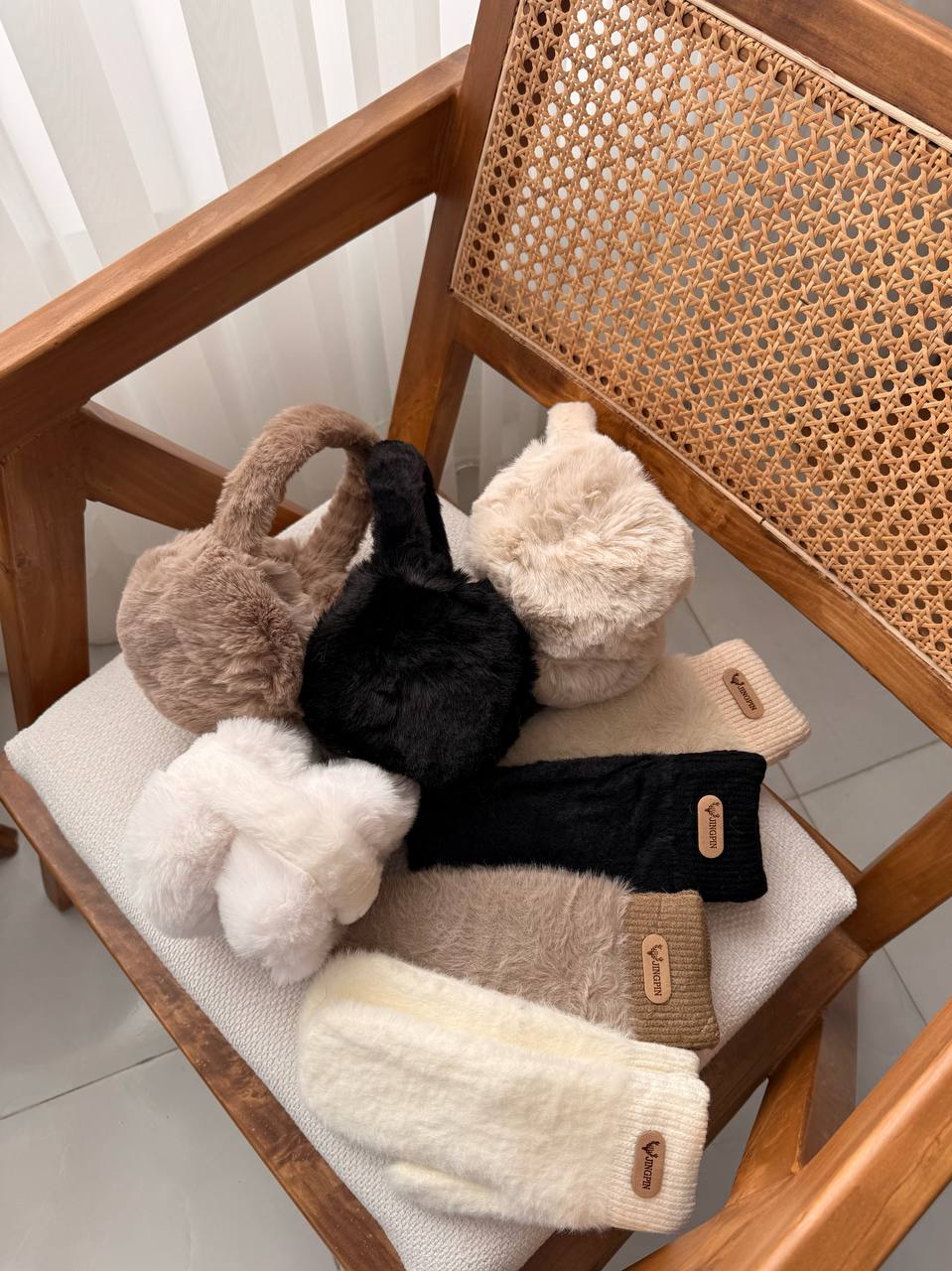 IMG_4948 دستکش تک انگشتی خز - Image 1