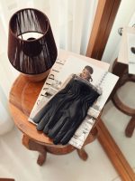 دستکش زنانه چرم پوم دار - Image 4