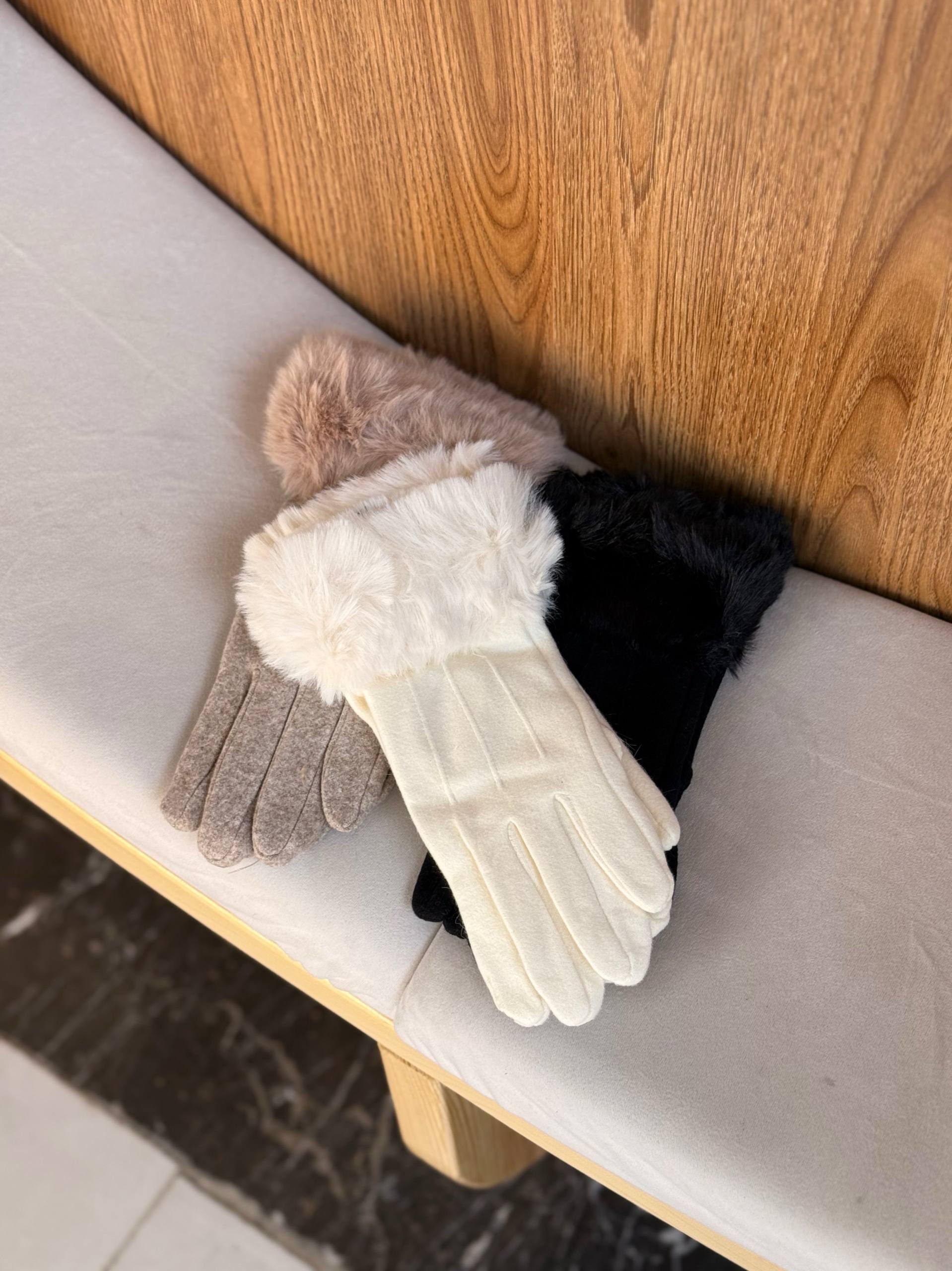 IMG_9599 دستکش زنانه مچ خز - تصویر 1